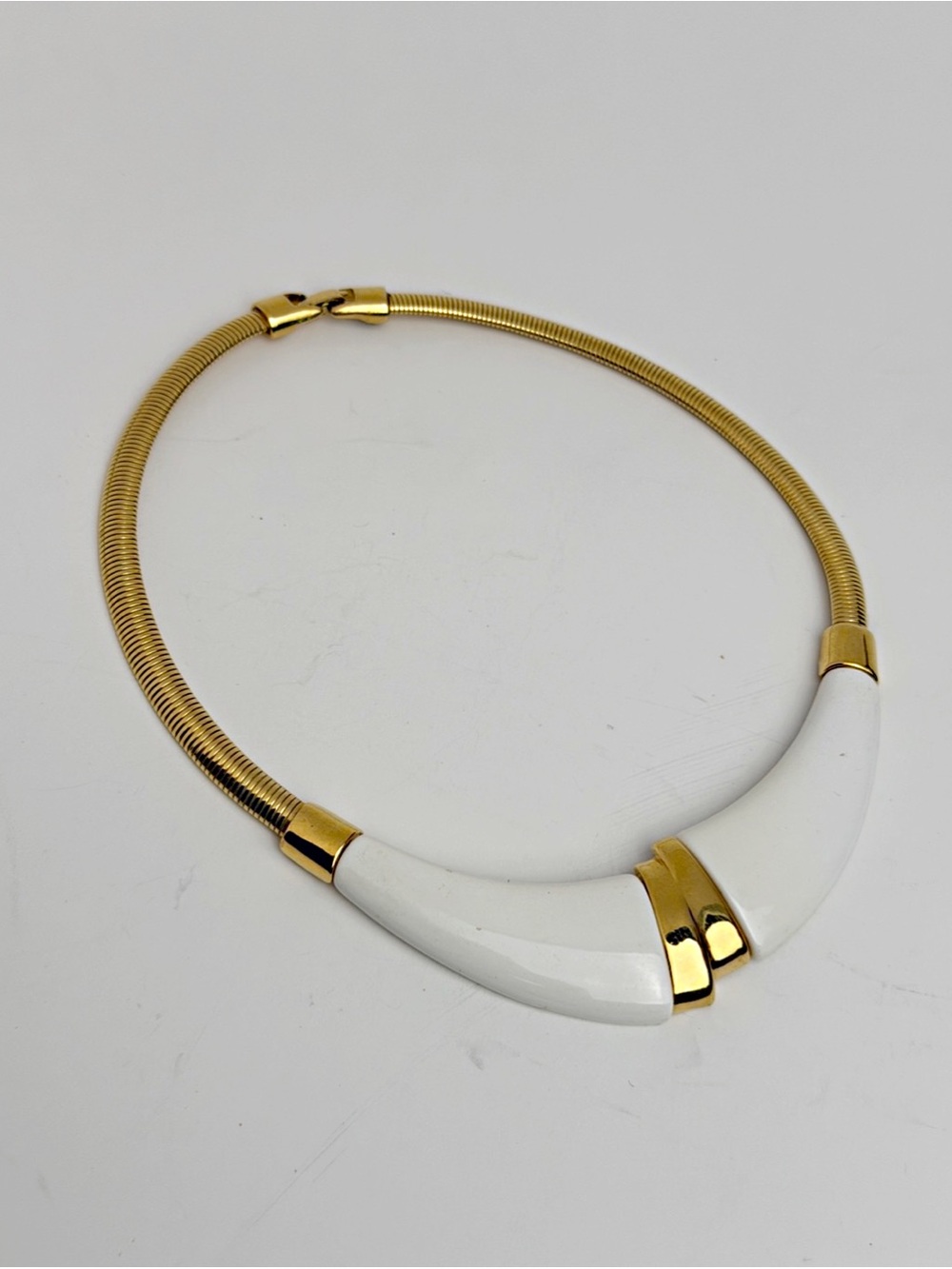 Vintage MONET Signed Gold Tone and White Enamel Choker Necklace 15” 198… - Picture 2 of 10